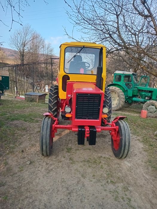 Продам трактор т25