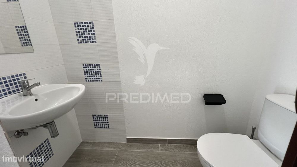 Moradia T1 com Espaço Comercial Remodelado em Albernoa