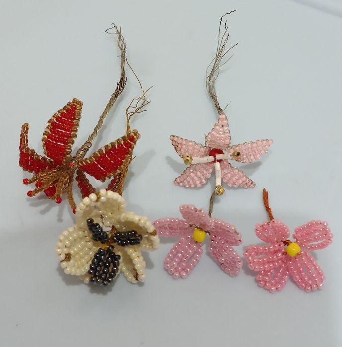 Квіточки з бісеру