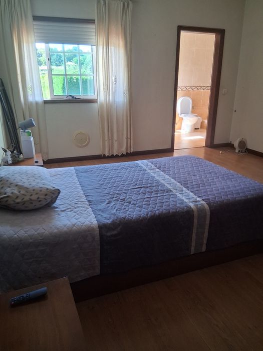 Quarto/Suite ,com WC privativo mobilad ,Eiriz-Pacos o, despesas incuid