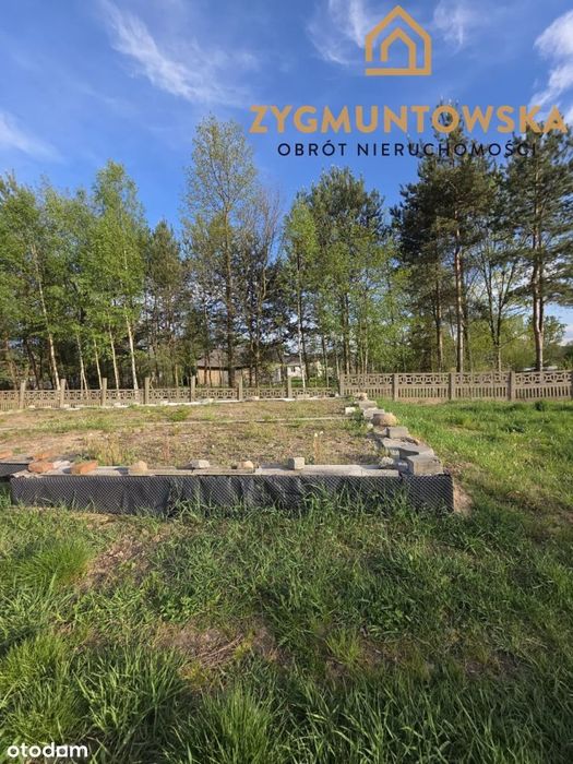 Działka 4657 m² Fundamentami Pod Budowę