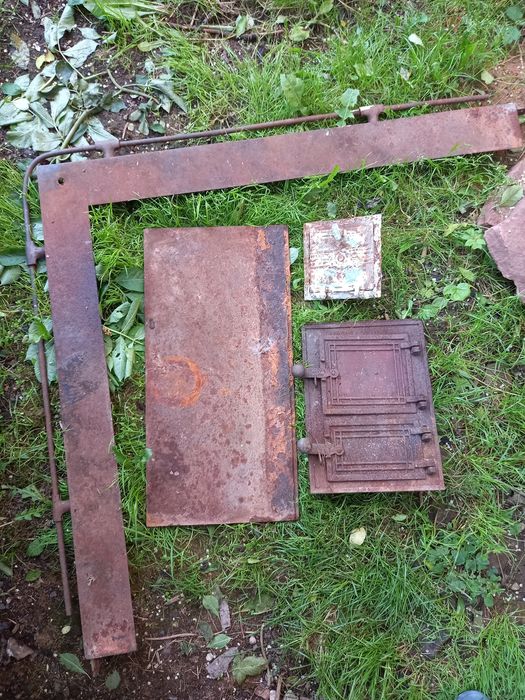 Sprzedam kuchenne drzwiczki żeliwne, płyta żeliwna i całą resztę do ku