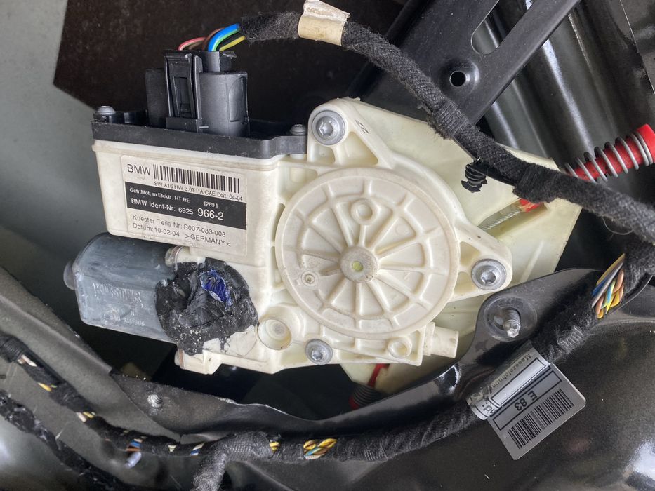 Моторчик склопідйомника BMW x3 E83