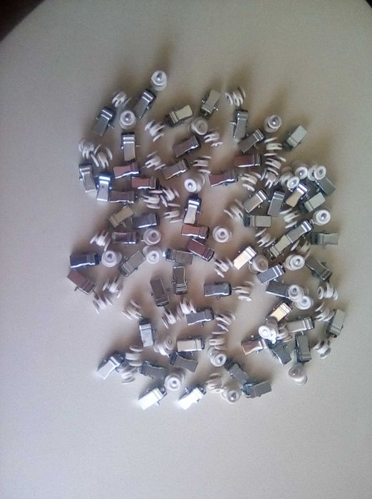 Rodízios / roletos / roletes com pinça para calha U manual