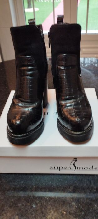 Botas ta. 36. Muito bonitas