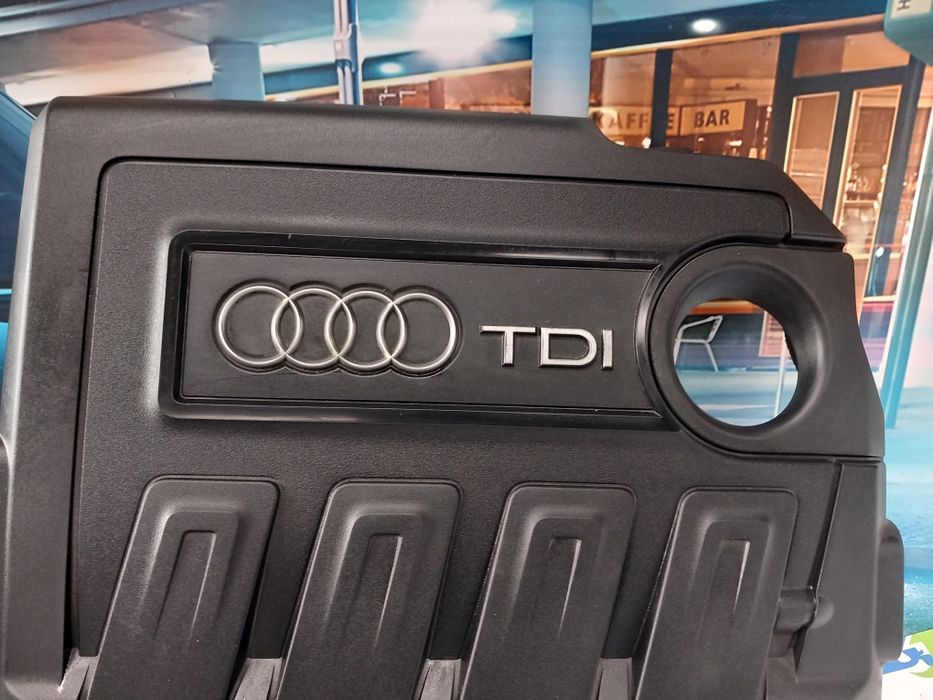 Tampa do motor AUDI A1 TDI