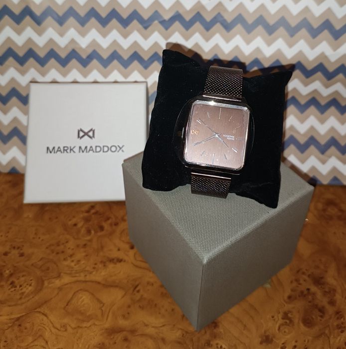 Годинник Mark Maddox.