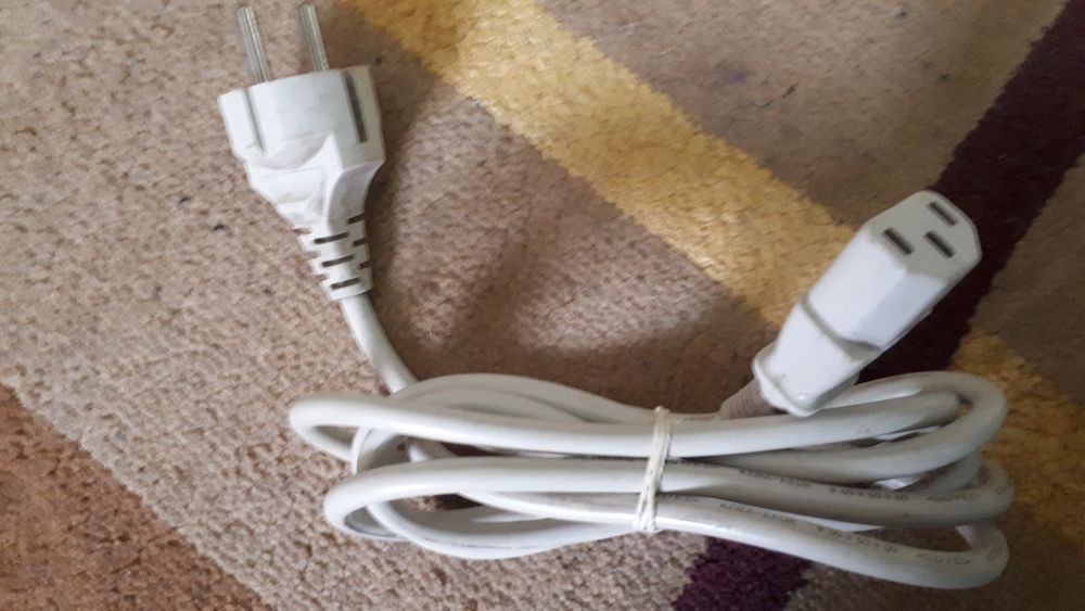 Cabo de alimentação pc/ monitor