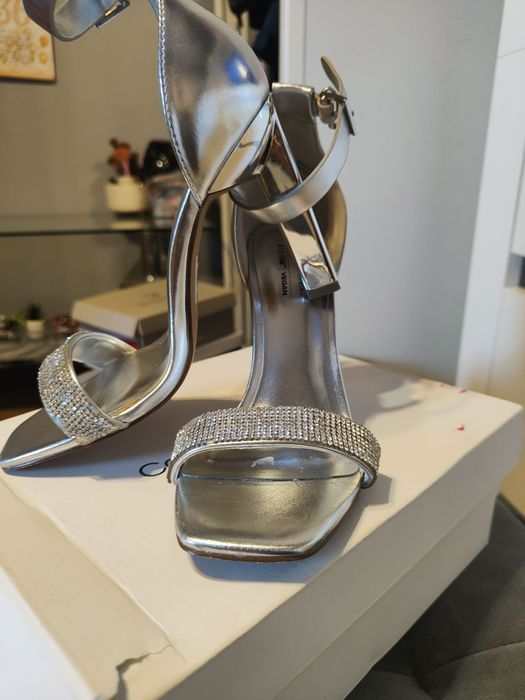 Srebrne sandałki elegamckie