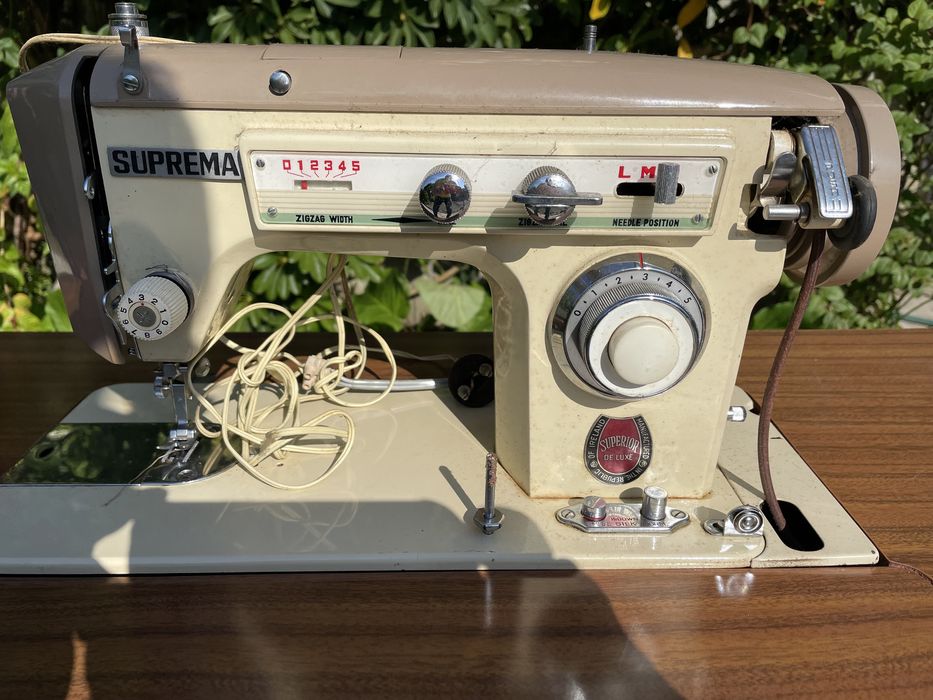 Maquina costura antiga