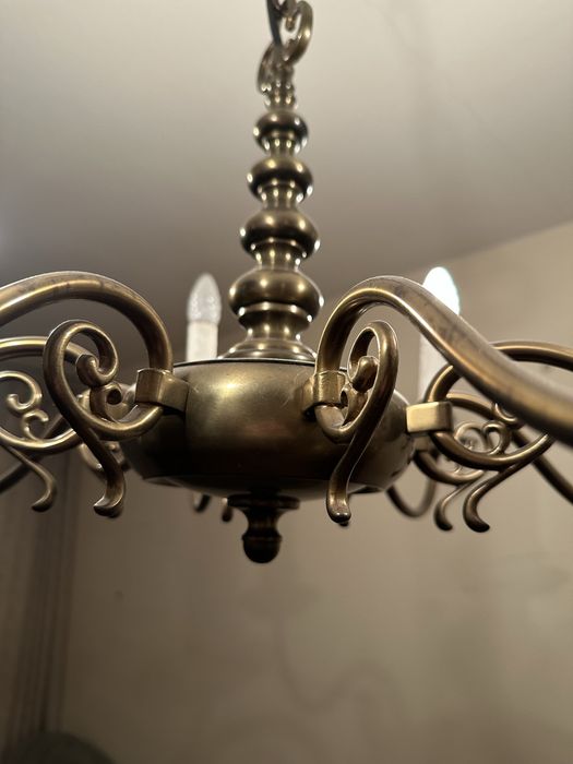 Antyk żyrandol ciekawy