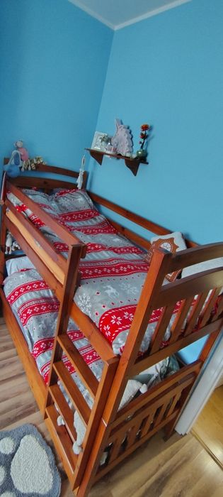 Łóżko piętrowe drewniane