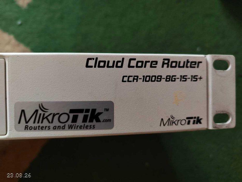 Маршрутизатор MikroTik CCR1009-8G-1S-1S+