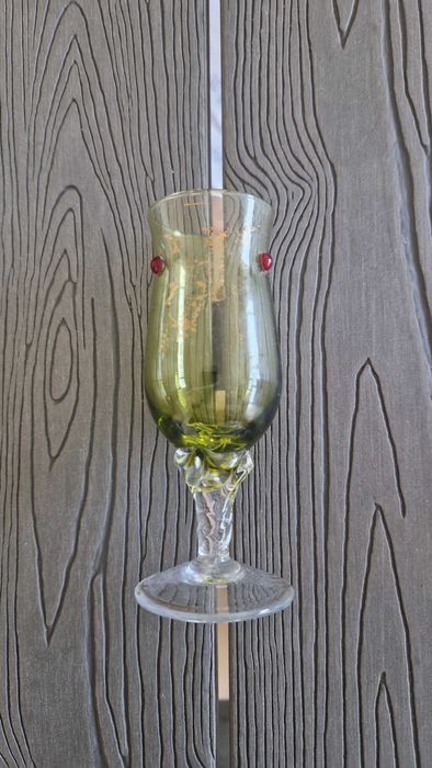 Copo de pé verde, vidro vintage