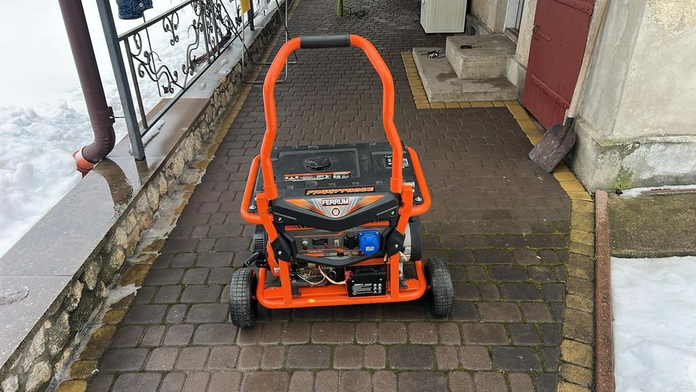 8 кВт Метан/Пропан/Бензин Генератор Ferrum FRGG7780CE з електростартер
