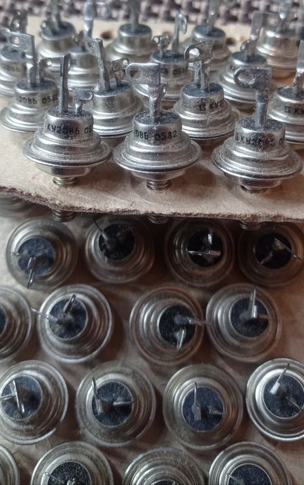 Продам тиистори КУ 208