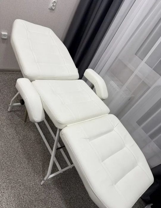 Кушетка косметологічна