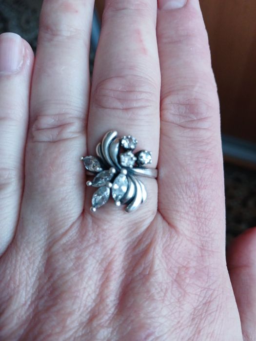 Набір срібних прикрас.