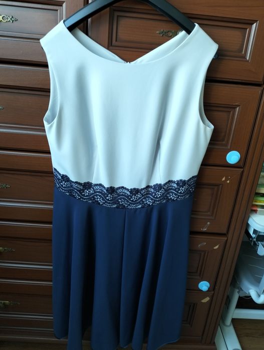 Sukienka bialo- granatowa r. 3XL