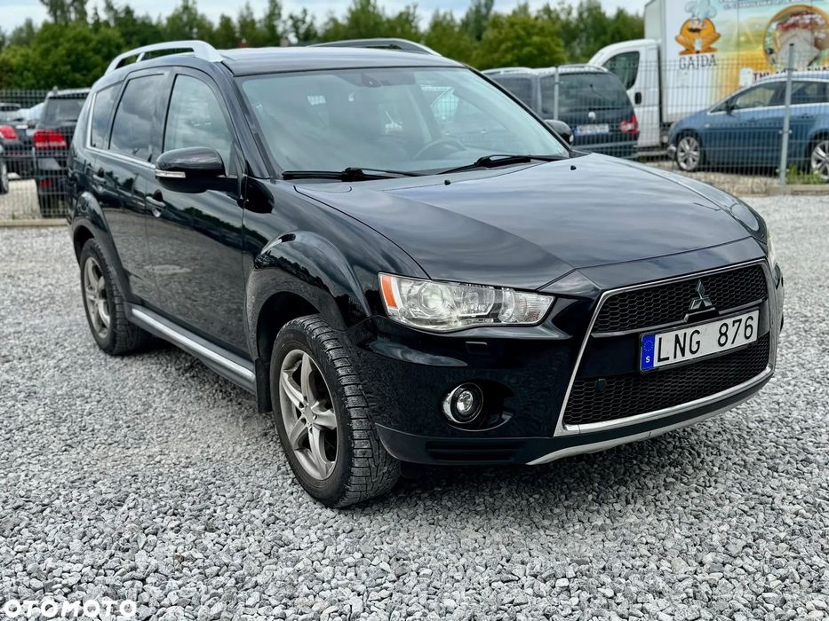 Mitsubishi Outlander 2.4 benzyna 170KM automat 4x4 PDC XENON SKÓRY cliamtronic