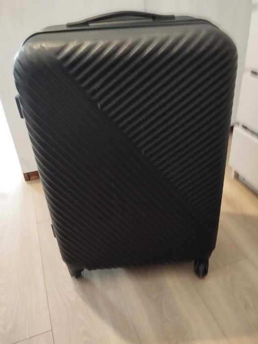 Mala de viagem usada somente 1 vez