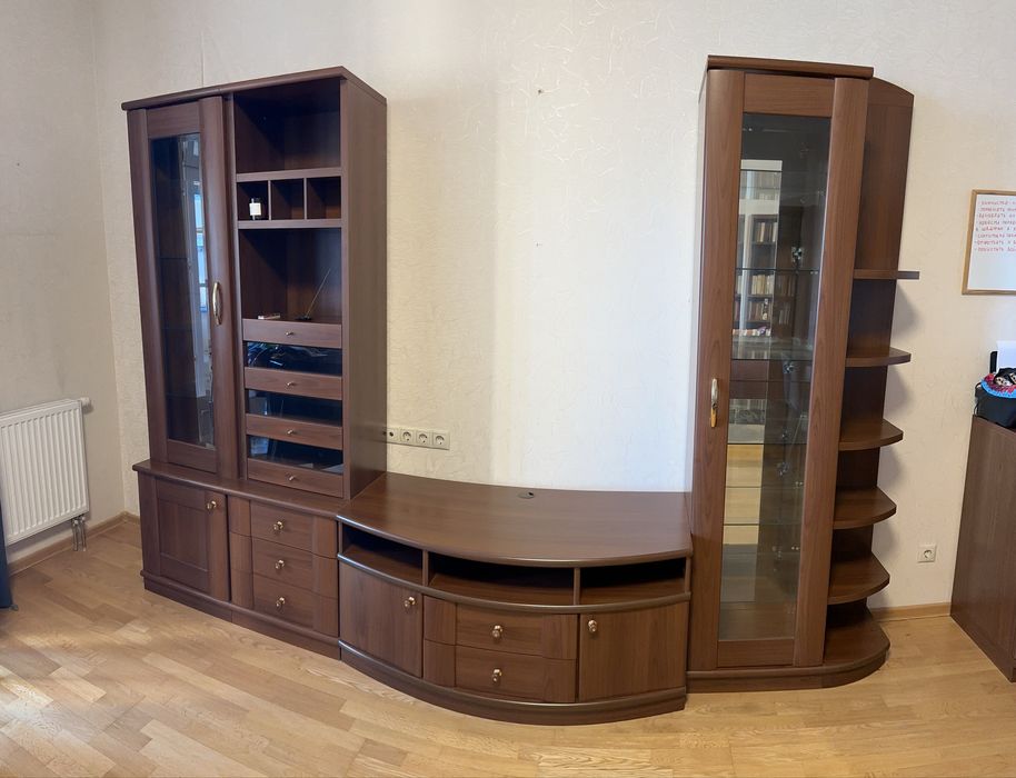 Мебельная стенка Италия, натуральное дерево, новая