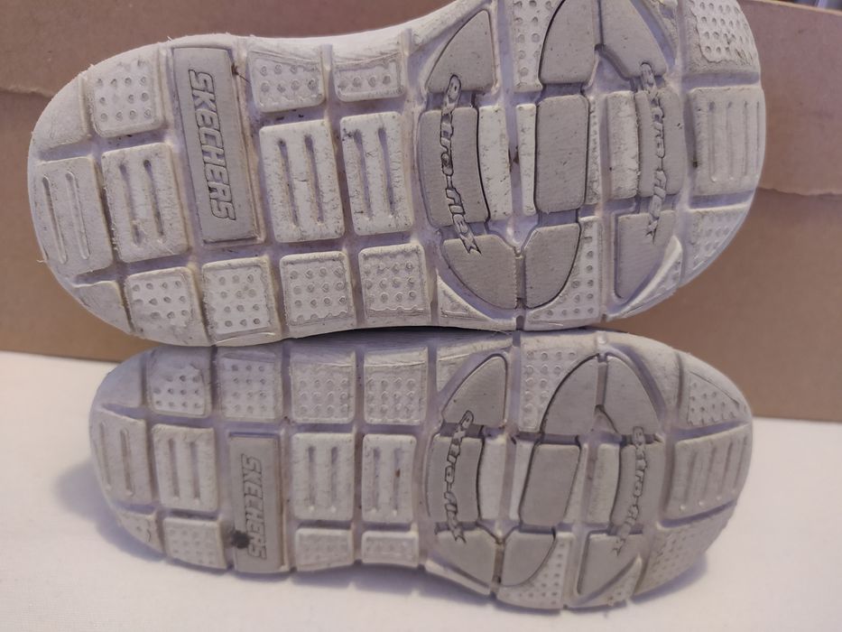 Sapatilhas SKECHERS. Tam. 21