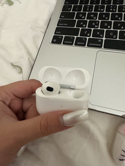 airpods 3 (кейс+лівий навушник)