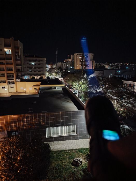 Lanterna X-BALOG BL-A52-TG – Alcance 500 m + Powerbank + Compatível AA