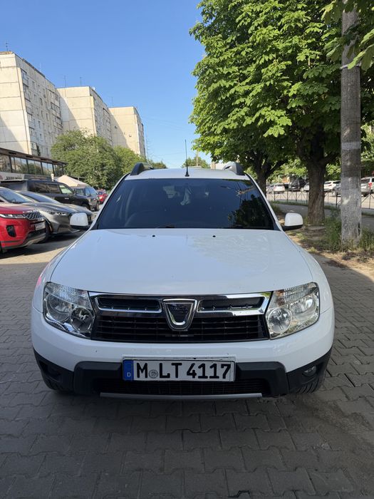 Свіжо пригнаний Dacia Duster