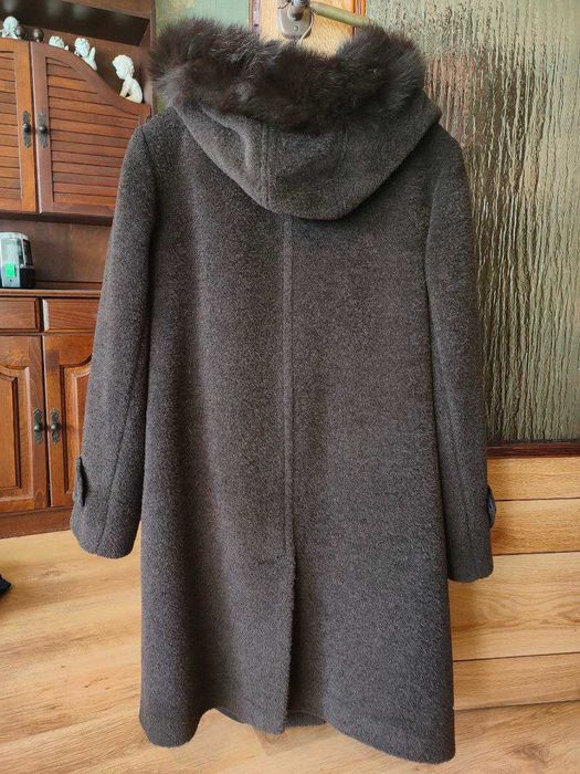 Płaszcz brązowy, rozmiar M, mieszanka wełny alpaka i mohair