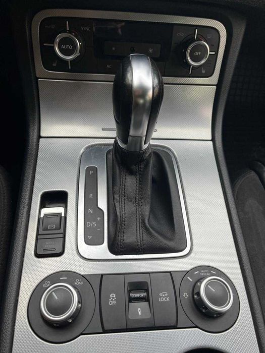 Продаю авто Volkswagen Touareg