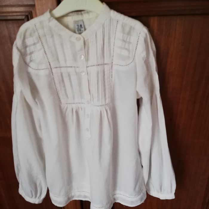 Lote de 2 blusas brancas Benetton e Zara 7A