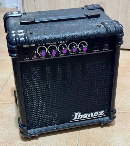 Kit Guitarra Eléctrica Ibanez + amplificador