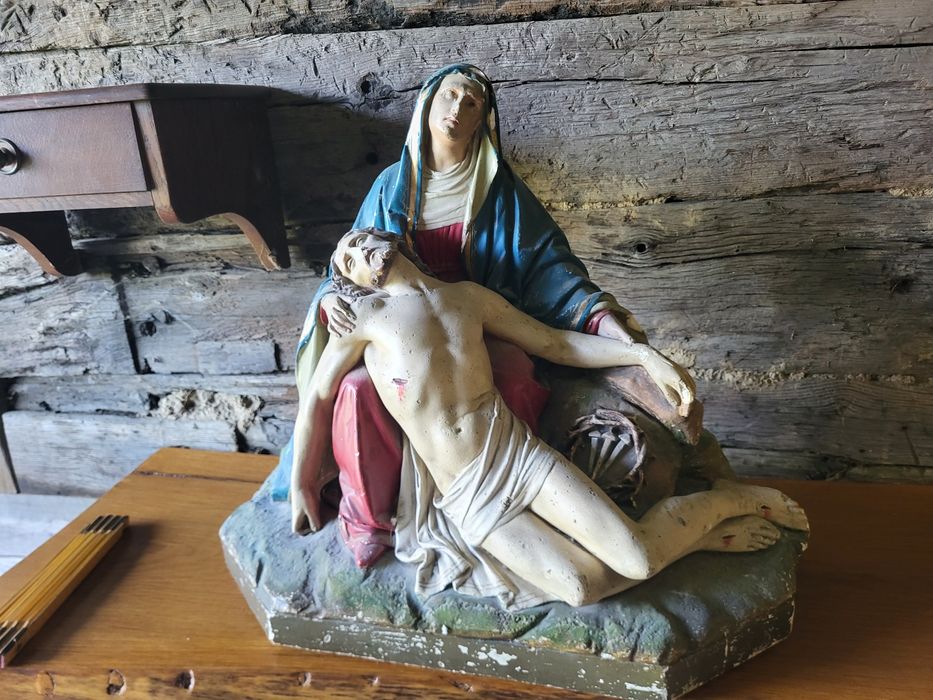Stara Pieta duża figura Maryja i Pan Jezus