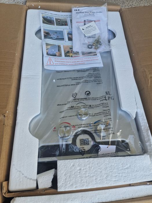 esquentador instantâneo a gás CO-Z de 8L (GPL)  ideal para campismo, caravanas funciona com pouca pressão de agua Pressão Mínima de Arranque: 0,2