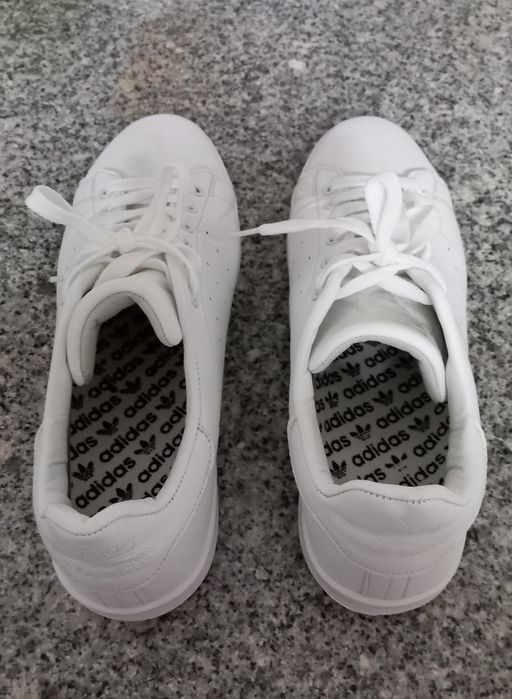 TÉNIS LOUIS VUITTON N°40 E TÉNIS ADIDAS N°43 Impecáveis como novos.20€