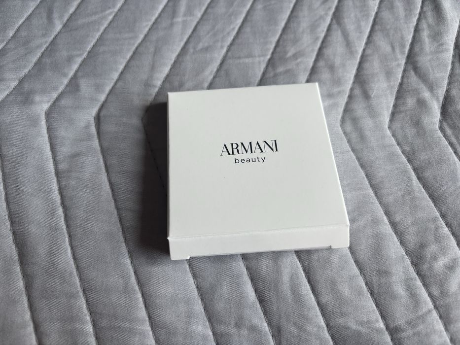 Lusterko złote metalowe Giorgio Armani