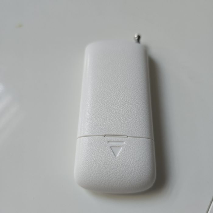 Pilot radio RF 433Mhz 8 przycisków model 1000-E8B