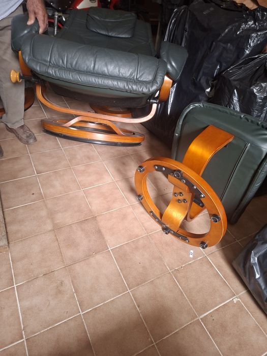 Sofás articulados  em pele  verde