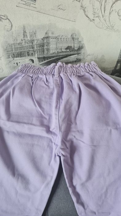 Продам котоновые джинсы( момы) на девочку в идеальном состоянии.