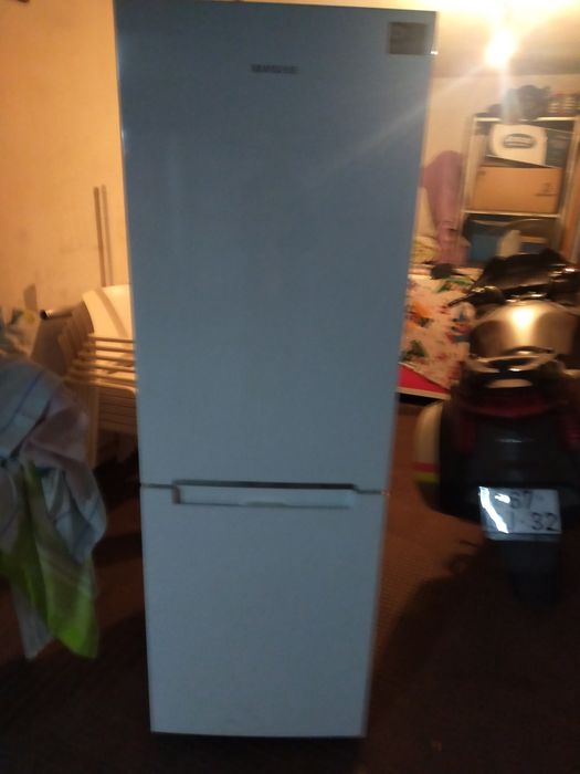 Frigorífico semi-novo