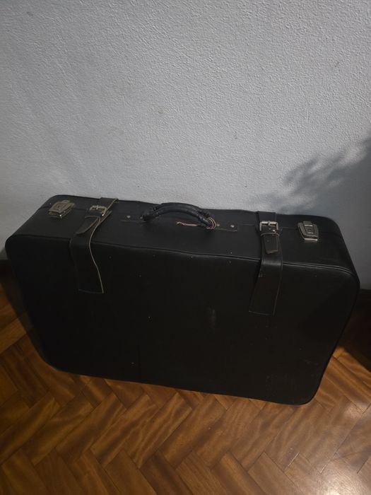 Mala vintage em couro preto