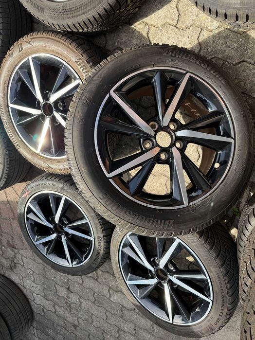 Felgi aluminiowe 17" 5x114,3 Toyota Yaris Cross Avensis Camry z oponami zimowymi