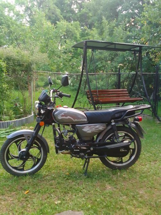 Мотоцикл Мустанг