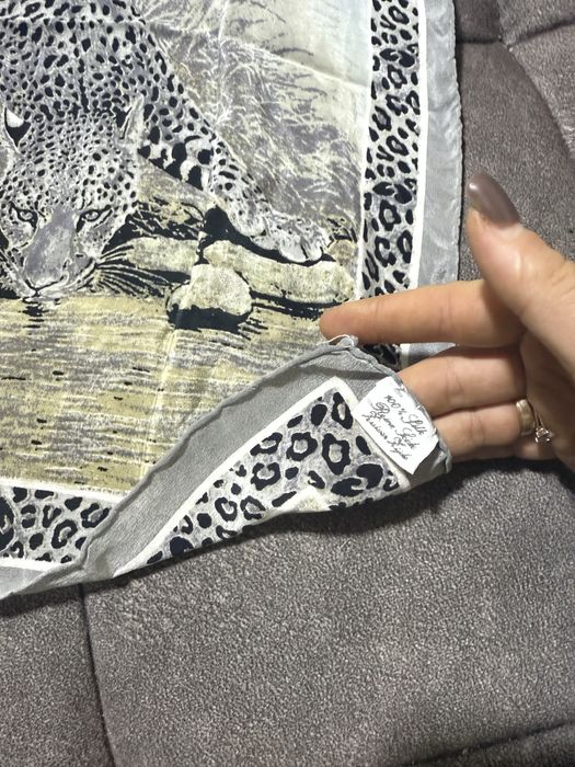 Шовкова хустка з леопардовим принтом