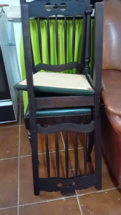 Mesa extensível + cristaleira
