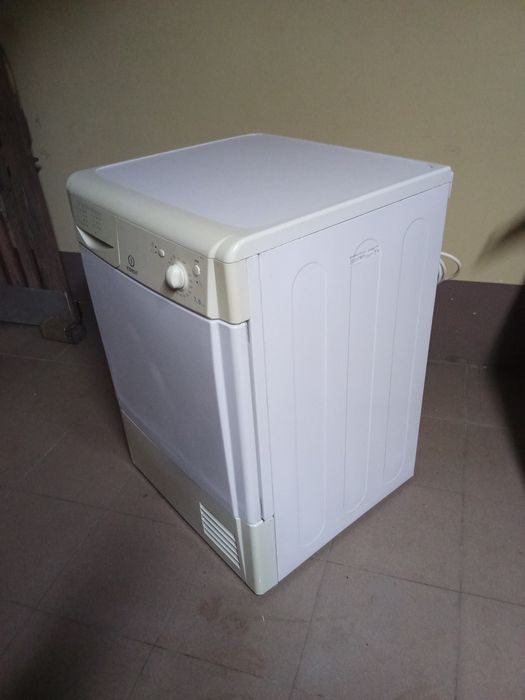 Máquina Secar Indesit IDC75 De Gaveta