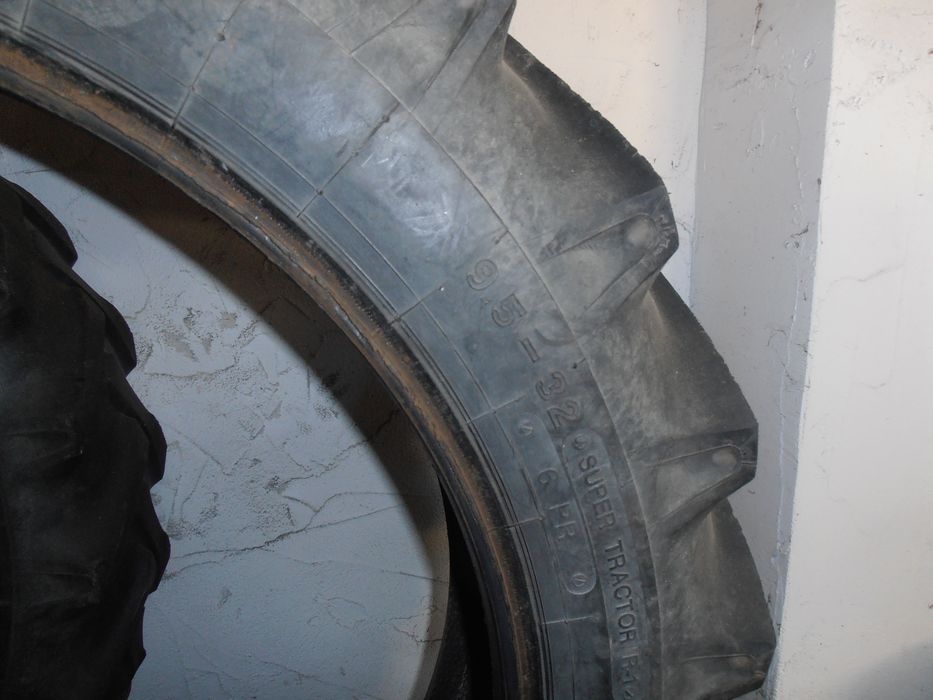 Opony  9,5  R-32