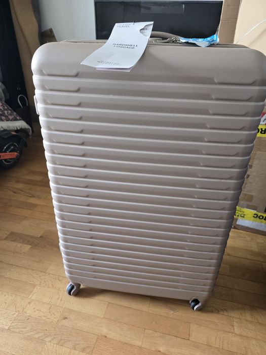 Travel leggage primark  / American tourister